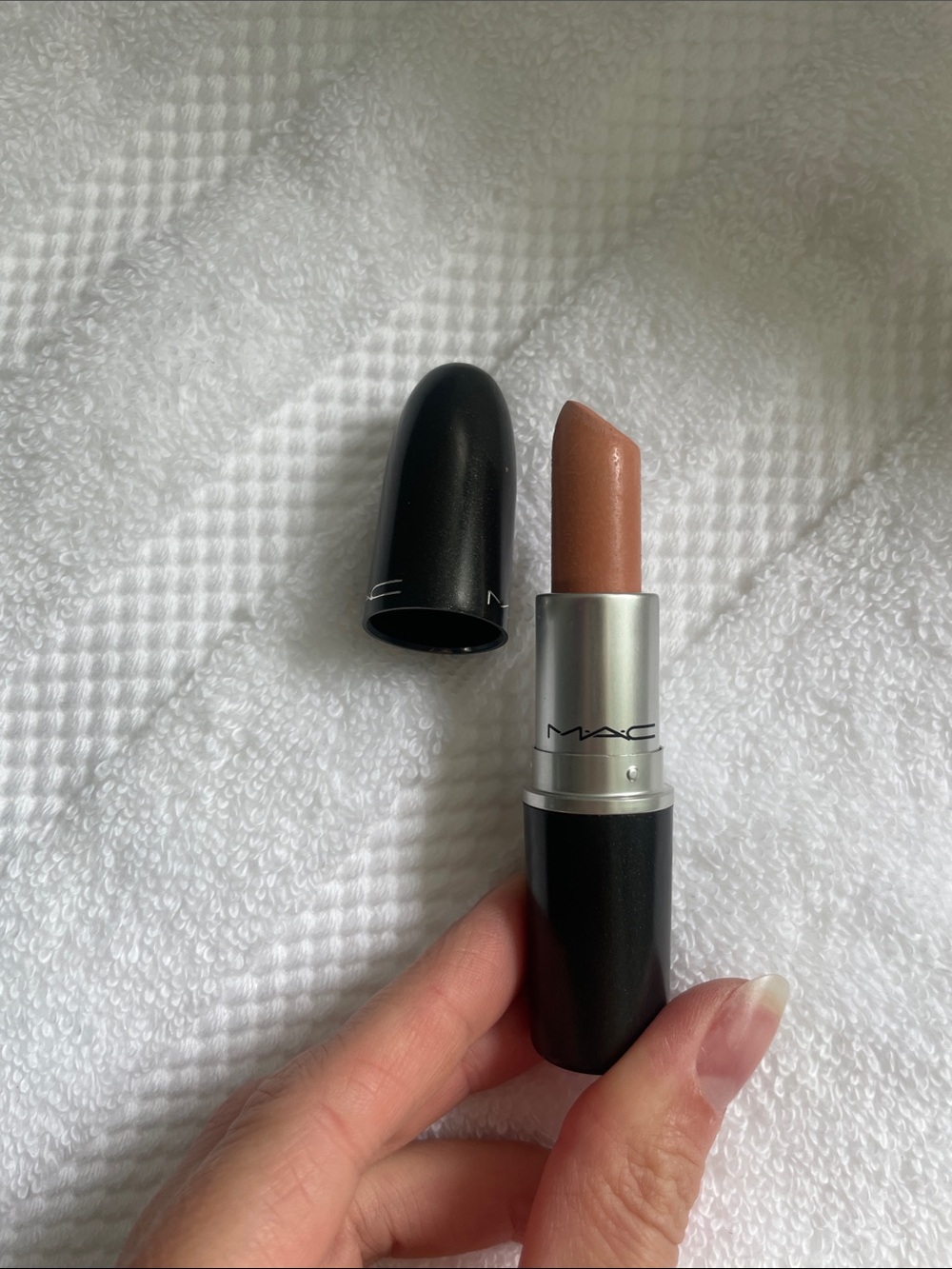 MAC COSMETICS NUDE LIPSTICK! SATIN MYTH- A14. CURRENTLY ON EBAY FOR 45$!